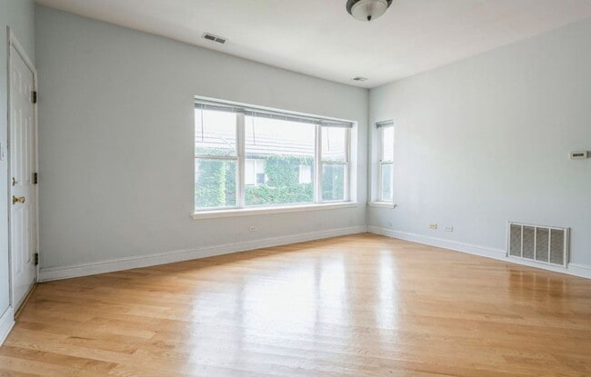 Foto del edificio - 4650 N Saint Louis Ave