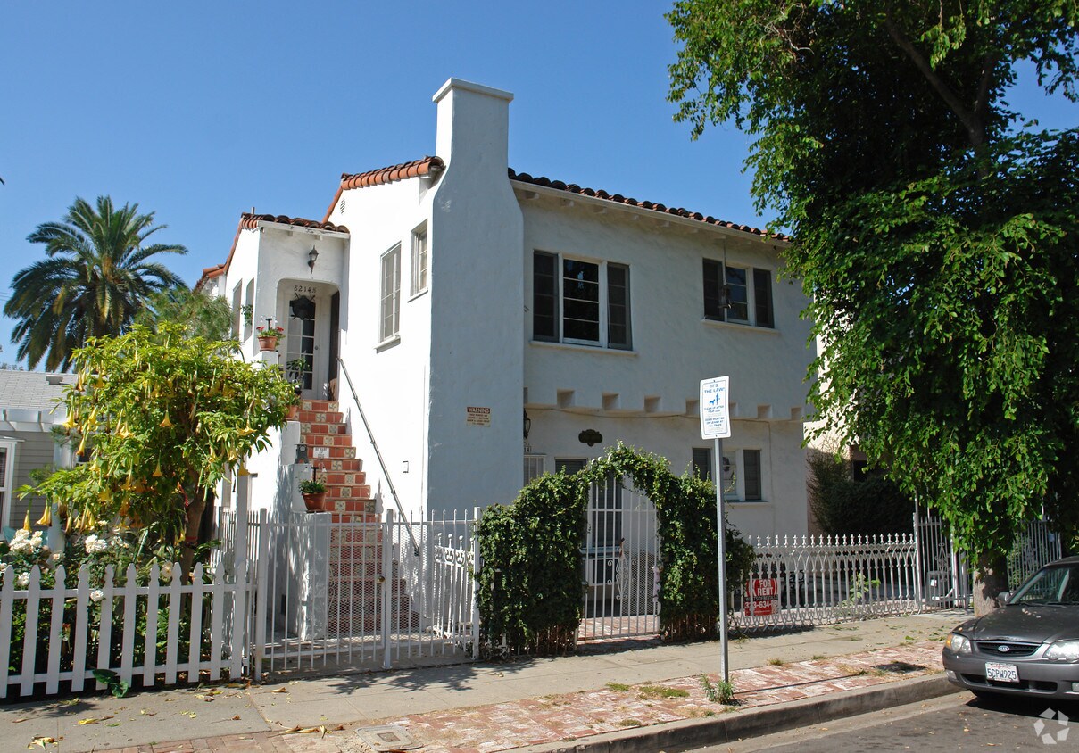 Foto principal - 8214 Norton Ave