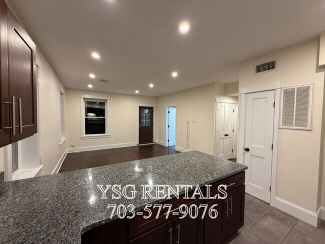 Foto del edificio - 19 Lambert Ave