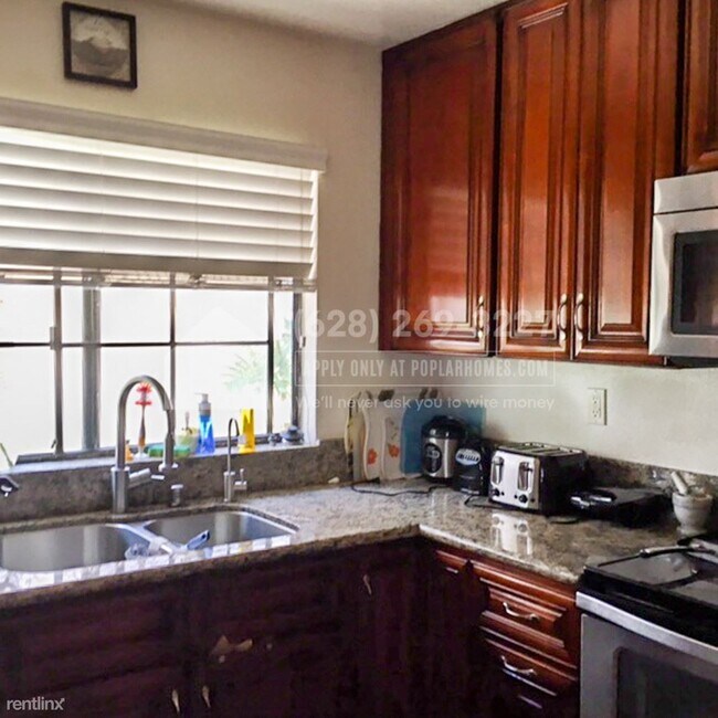 Building Photo - 3 br, 2.5 bath Condo - 7602 Palmilla Dr #24 -