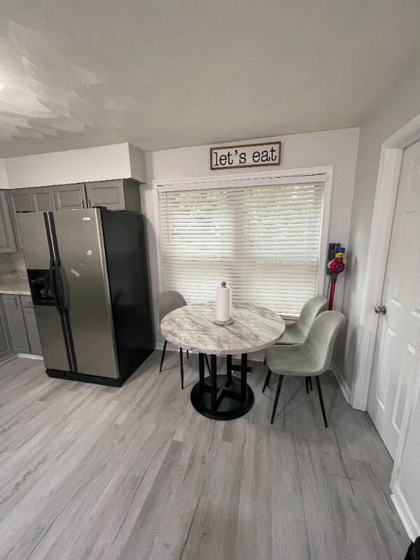 Foto del edificio - 8550 Tidewater Dr