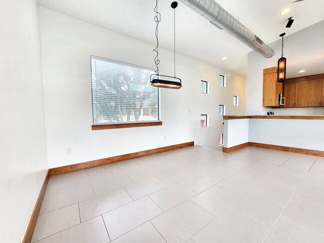 Foto del edificio - 325 Southwind Rd