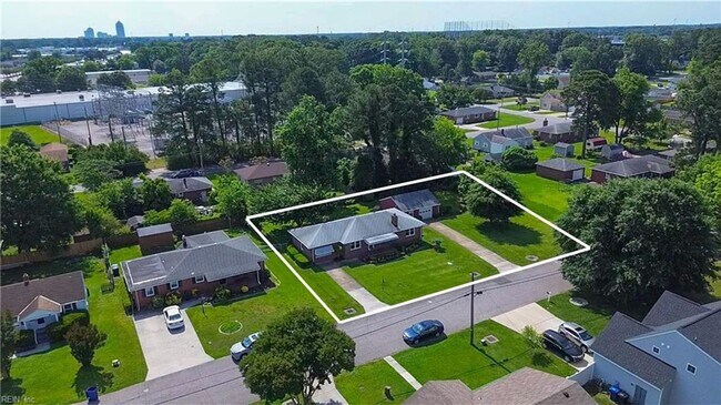 Building Photo - Beautiful home in Fair Meadows