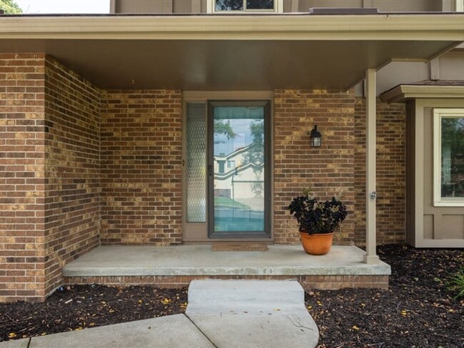 Building Photo - 15665 Fountain Hills Dr