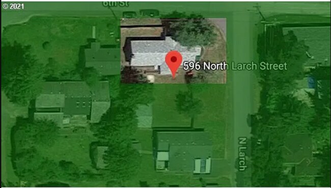 Foto del edificio - 596 N Larch