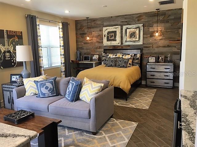 Building Photo - 4552 Water Oak Ter