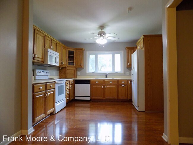 Foto del edificio - 4 br, 2 bath House - 32 Jameswood Avenue