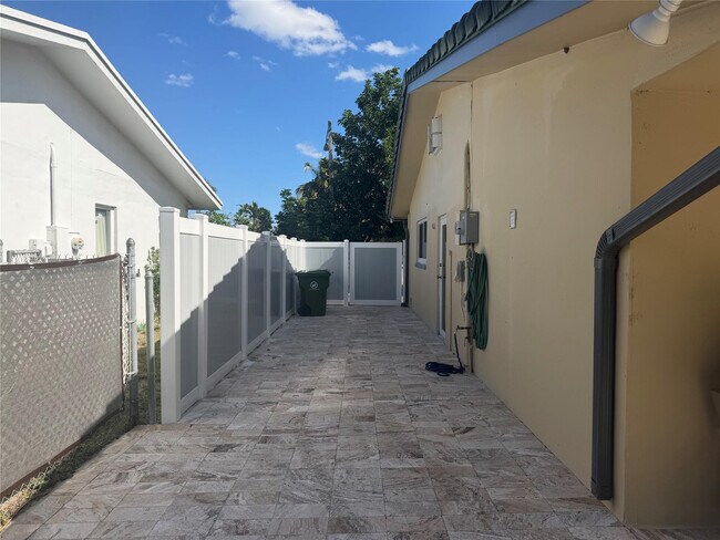 Foto del edificio - 6791 NW 32nd Ave