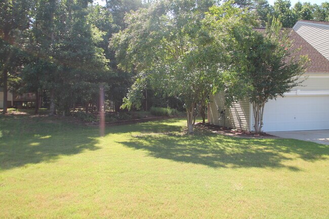 Foto del edificio - Exclusively Offered by Muse Realty, LLC
