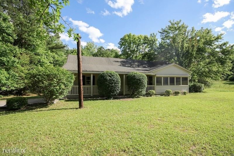 Foto principal - 3 br, 2 bath House - 165 WESLEY CHAPEL RD