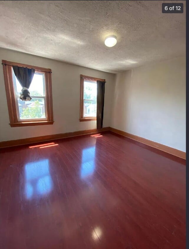 Photo - 5323 Catharine st