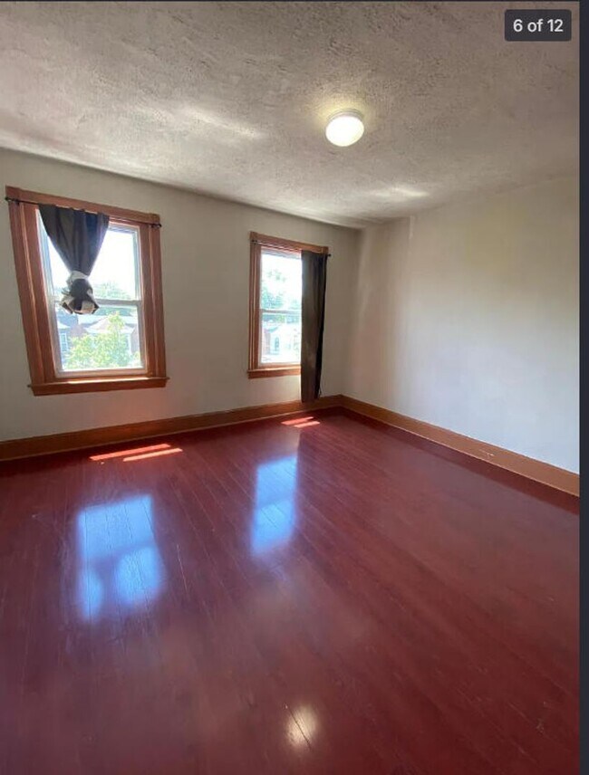 Foto del edificio - 5323 Catharine St