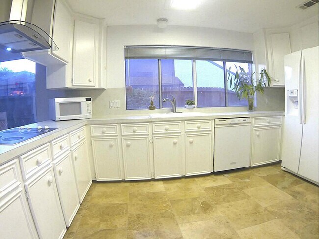 Foto del edificio - 15625 Elwood Dr