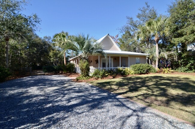 Building Photo - 427 Seacrest Dr