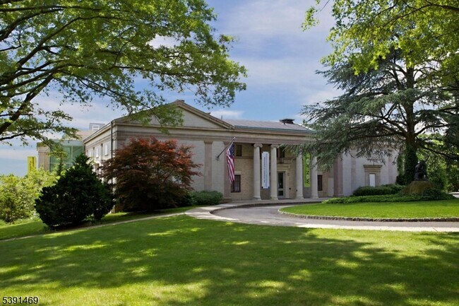 Foto del edificio - 12 S Mountain Ave