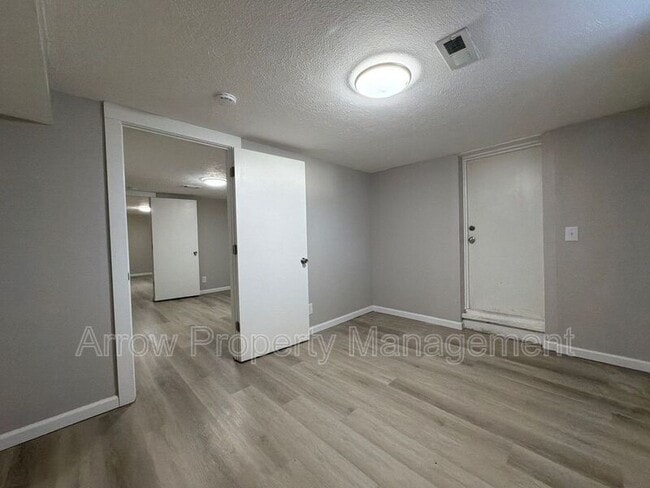 Foto del edificio - 2442 Vine St