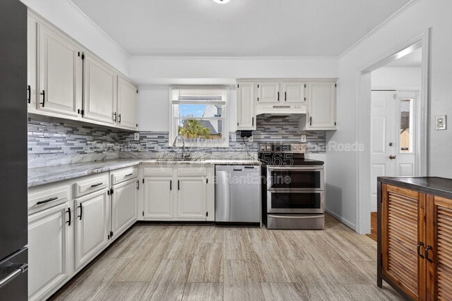 Building Photo - 4314 Midhurst Ln