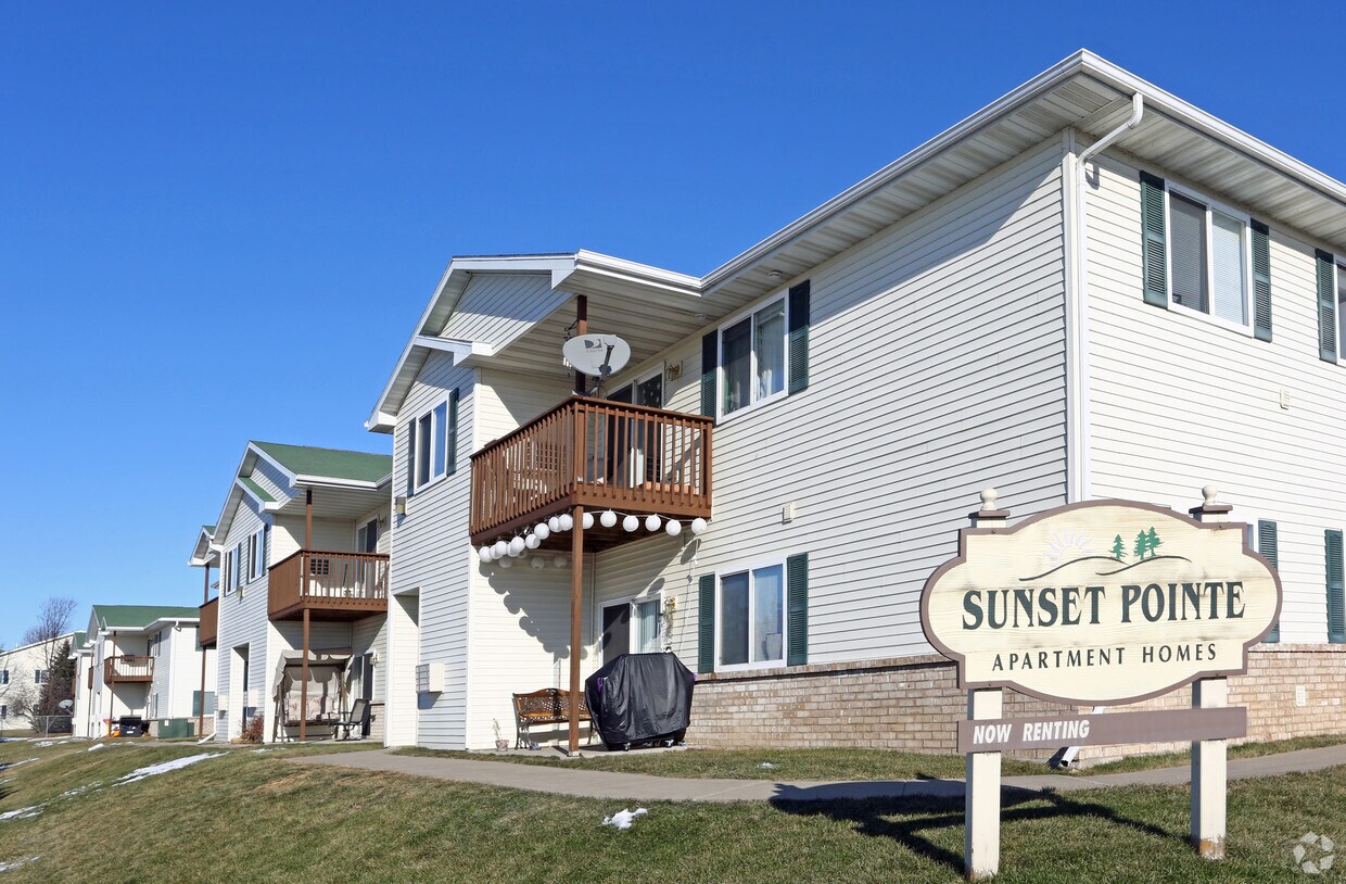 Sunset Pointe Apartments Beaver Dam, WI