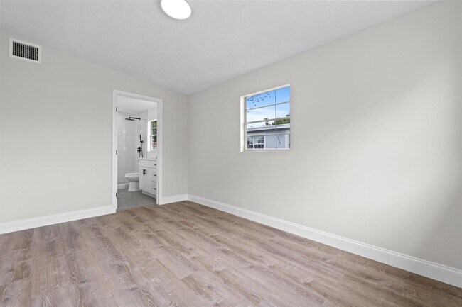 Building Photo - 2415 Lewis Rd