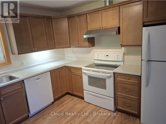Building Photo - 481 24th St W