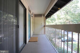 Building Photo - 1570 Moorings Dr