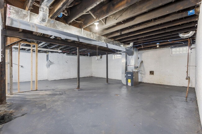 Building Photo - 4341 Glendale Ave