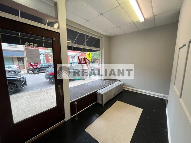 Foto del edificio - 353 Taylor Ave