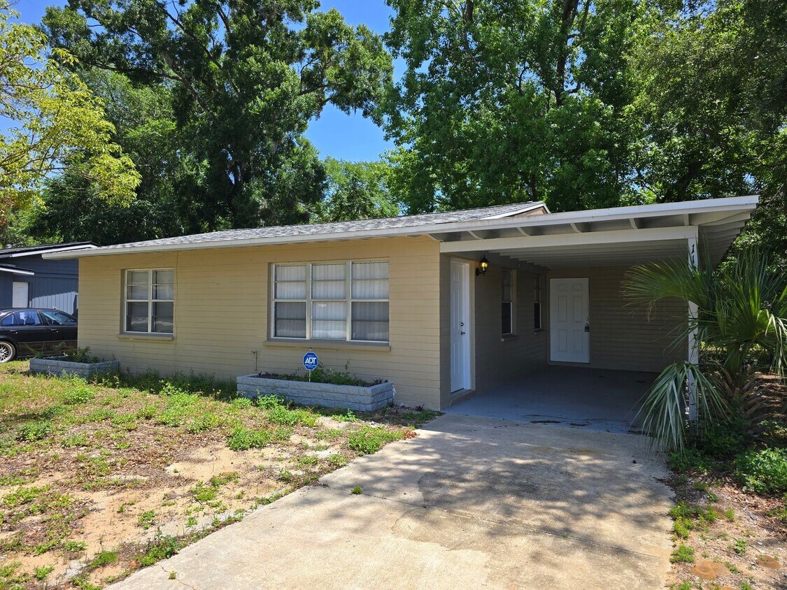 Primary Photo - Updated 2-bedroom, 1-bathroom home