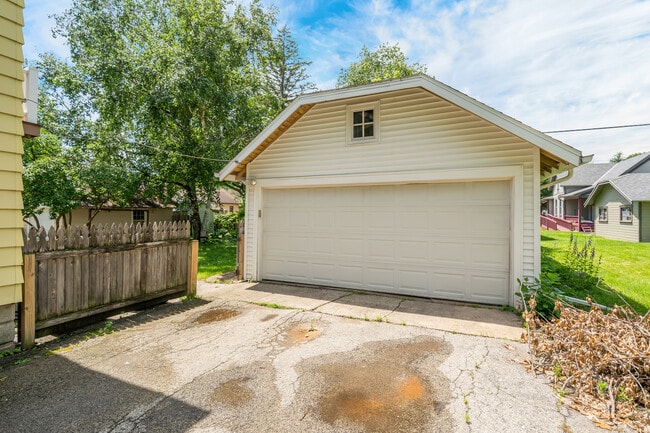 2 car detached (and extra deep) garage - 907 N Fair St