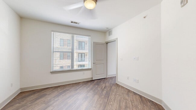 Interior Photo - Vitruvian West