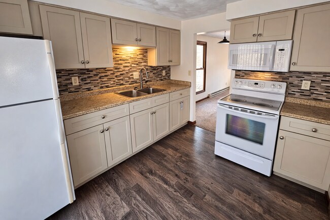 Foto del edificio - 3306-3308 Shelley Dr