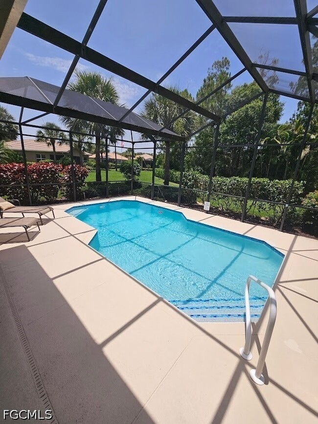 Building Photo - 10630 Camarelle Cir