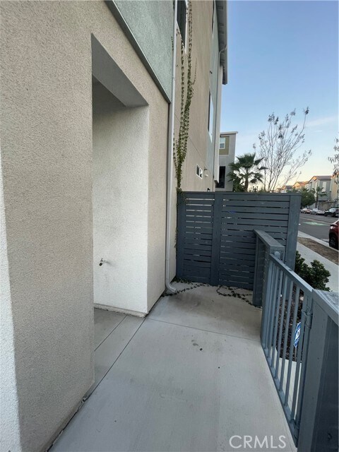 Foto del edificio - 200 N Standard Ave