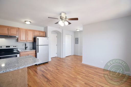 Foto del edificio - 7450 N Greenview Ave