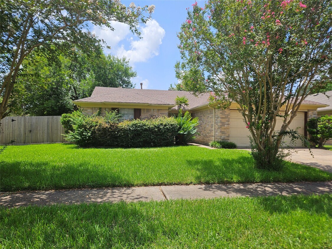 Primary Photo - 2822 Chimneystone Cir