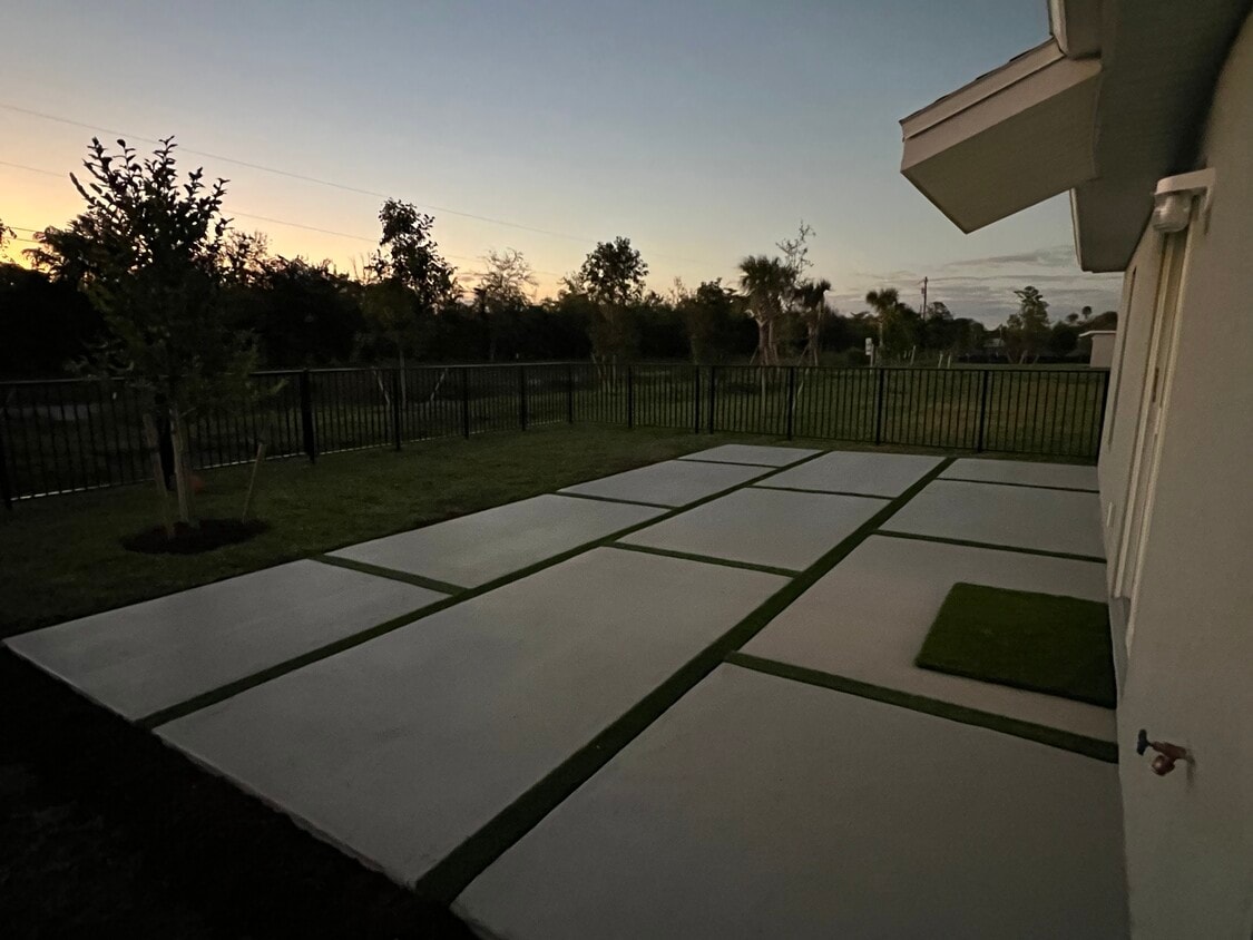 Photo - 12100 Stone Pne Ct (Fort Myers, FL)