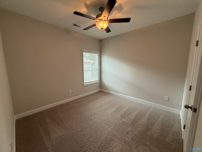 Foto del edificio - 158 River Pointe Dr