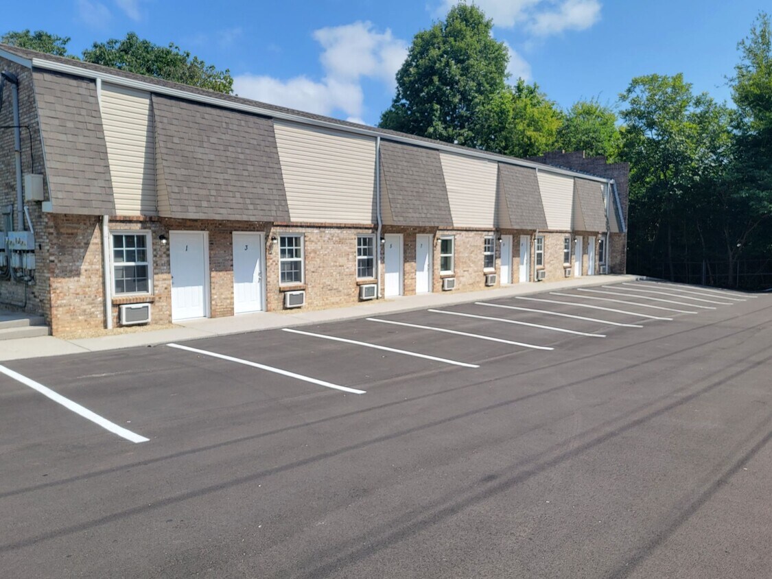 Foto principal - Newly Renovated - Alcoa Studio Apartments – Convenient Location!