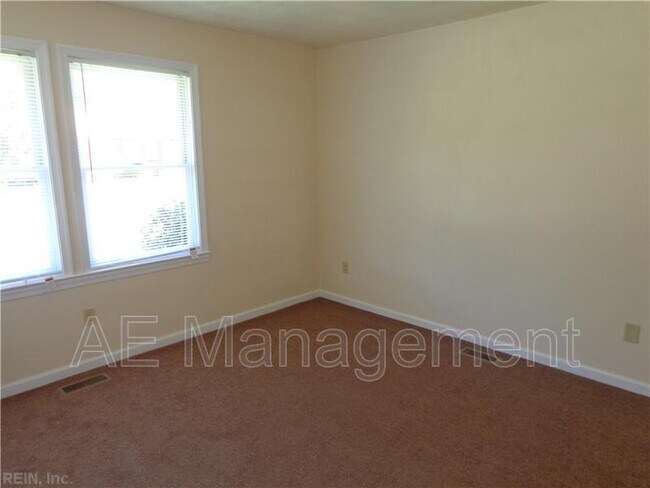 Foto del edificio - 31 Carver Cir