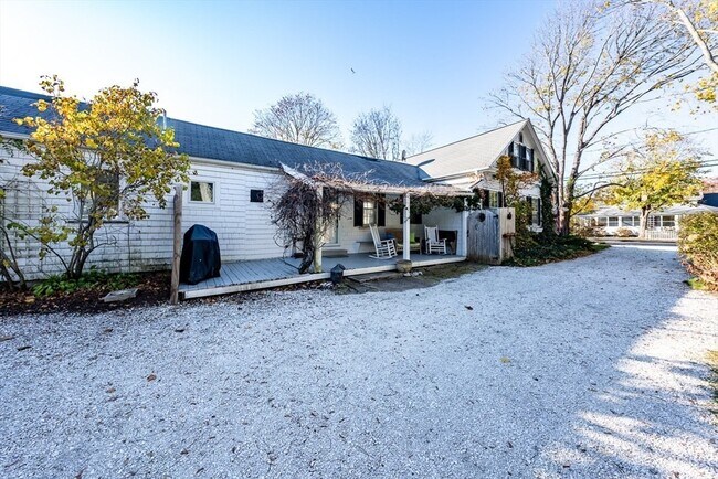 Foto del edificio - 415 Barlows Landing Rd