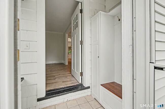 Foto del edificio - 4R Highview Ave