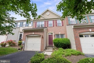 Building Photo - 102 Penns Manor Dr
