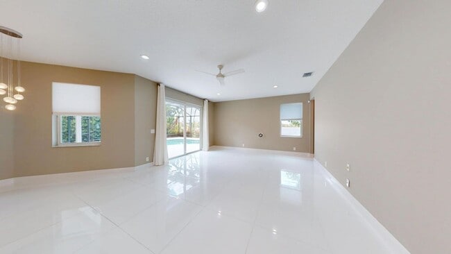 Building Photo - 9919 Royal Cardigan Way