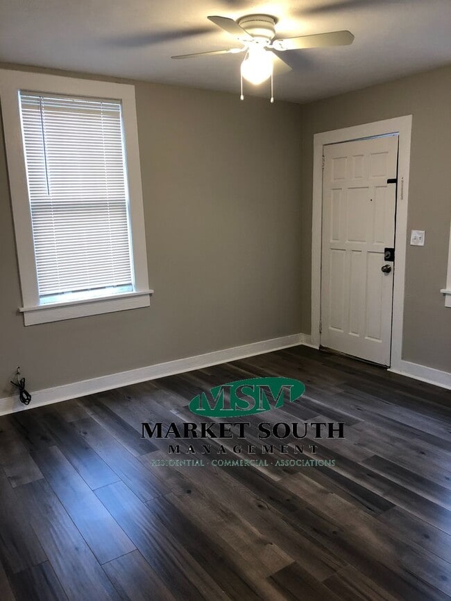 Building Photo - 412 E 50th St