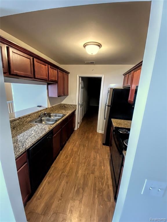 Building Photo - 28232 Oakmonte Cir W