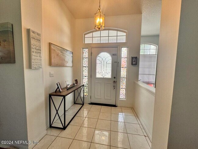 Building Photo - 148 Fairway Oaks Dr
