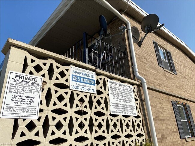 Building Photo - 236 N Huntington St