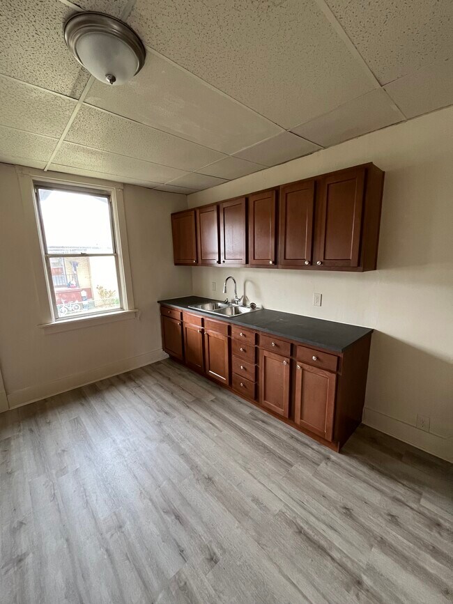 135 Jane St, Mc Kees Rocks, PA 15136 Townhome Rentals in Mc Kees