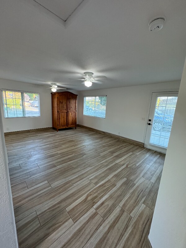 Building Photo - 145 Walnut Ln
