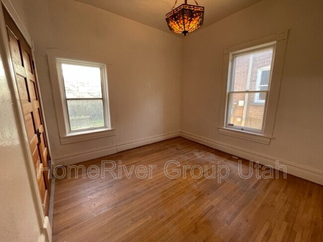Foto del edificio - 583 E 6th Ave